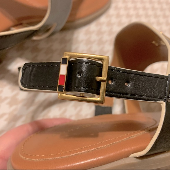 NWOT. Tommy Hilfiger black thong sling back sandals. Gold details. Brand new. - Picture 4 of 7